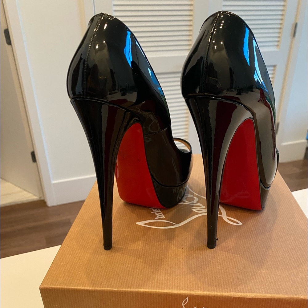 Christian Louboutin patent